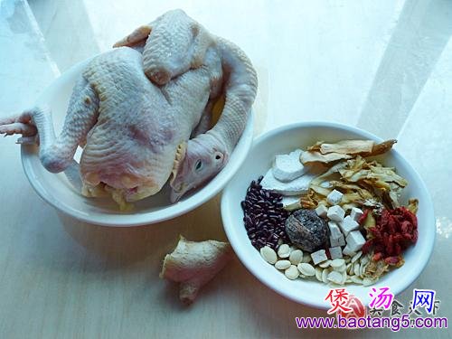 鸡汤砂锅怎么做_砂锅汤鸡的做法_重庆鸡汤砂锅的做法